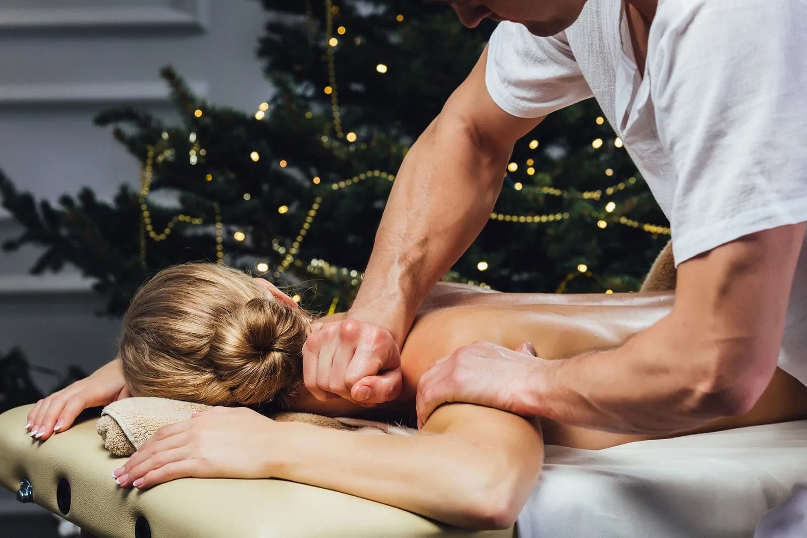 Deep tissue relaxing sports or therapeutic back massage by Aleksejs Titovs from Therapy by Titov in Riga with an individual approach.
